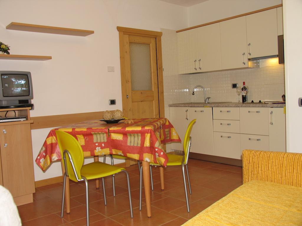 Art Apartments Casa Napell Livigno Pokoj fotografie
